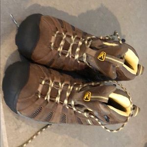 Keen women’s hiking boots